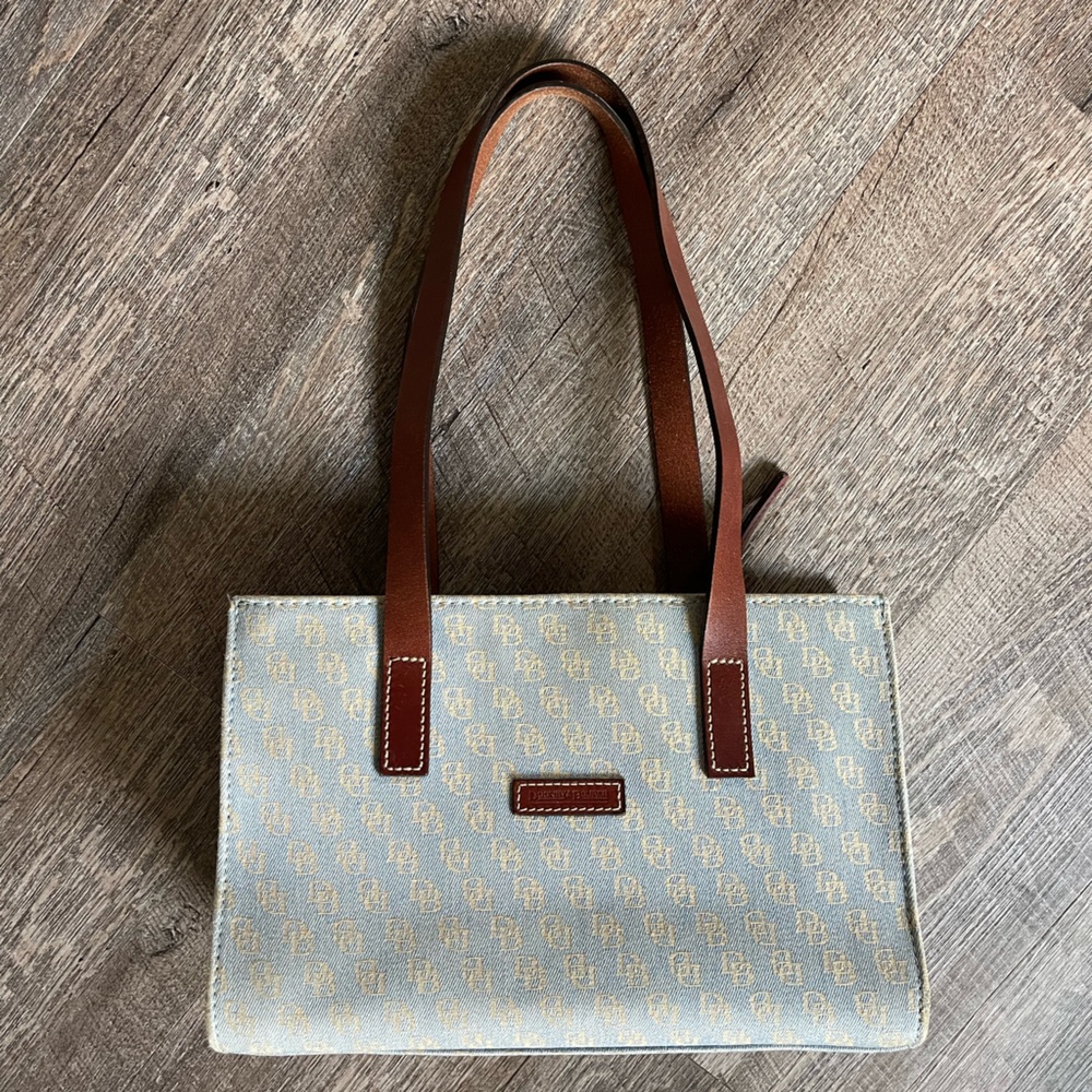 Dooney & Bourke Vintage signature jaquard logo print purse - Picture 2 of 16